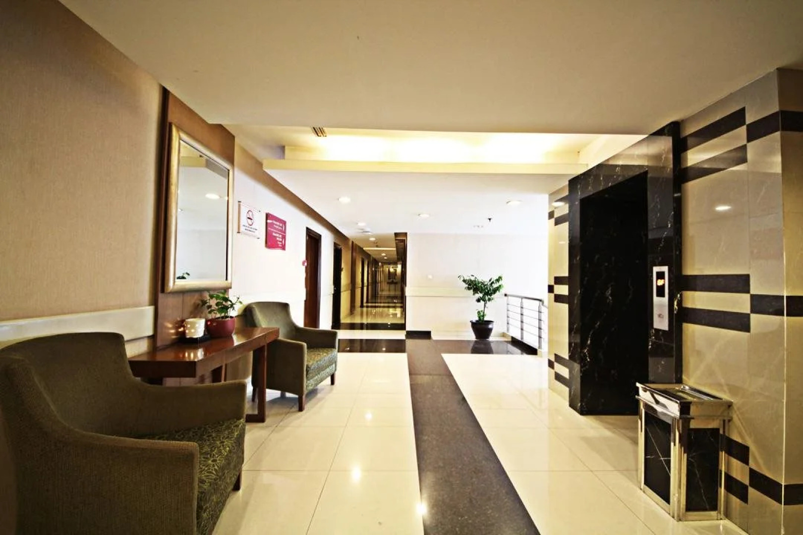 Anggrek Shopping Hotel