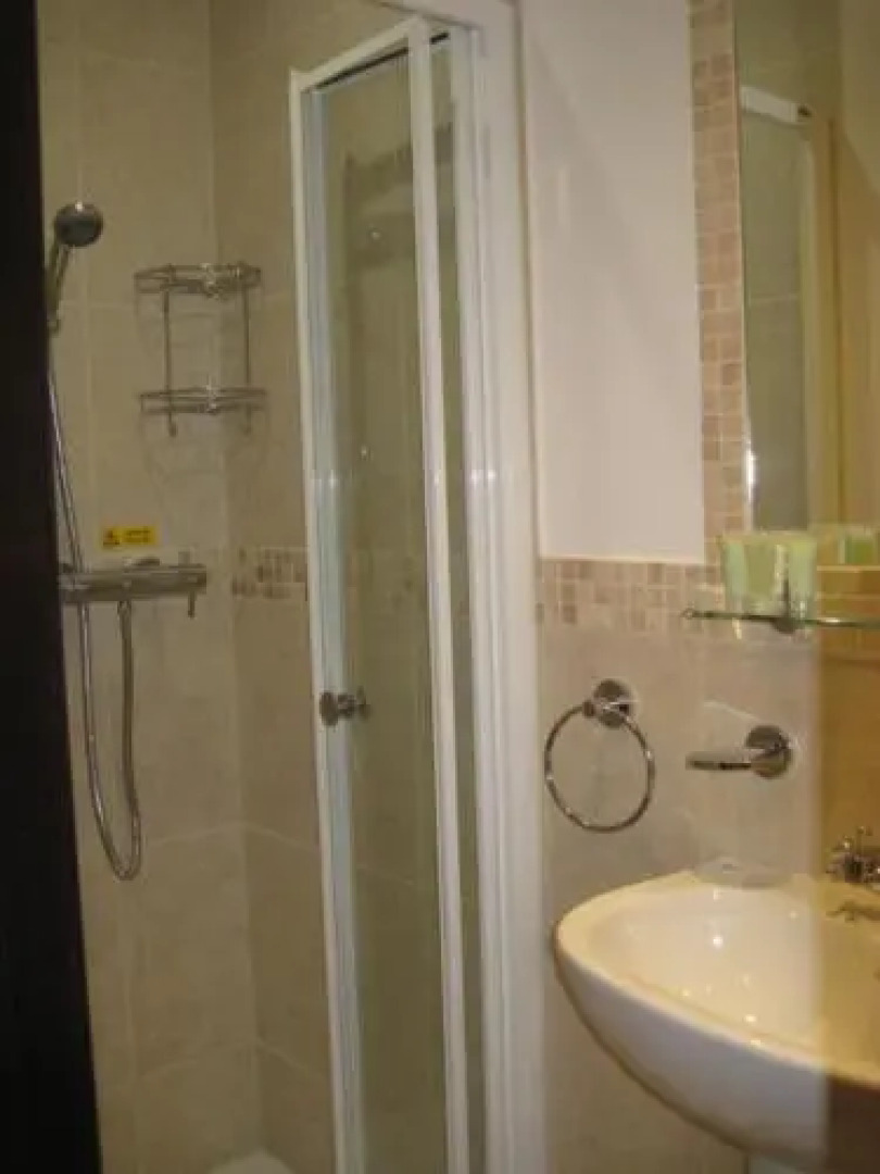 The Barn And Pinn Cottage