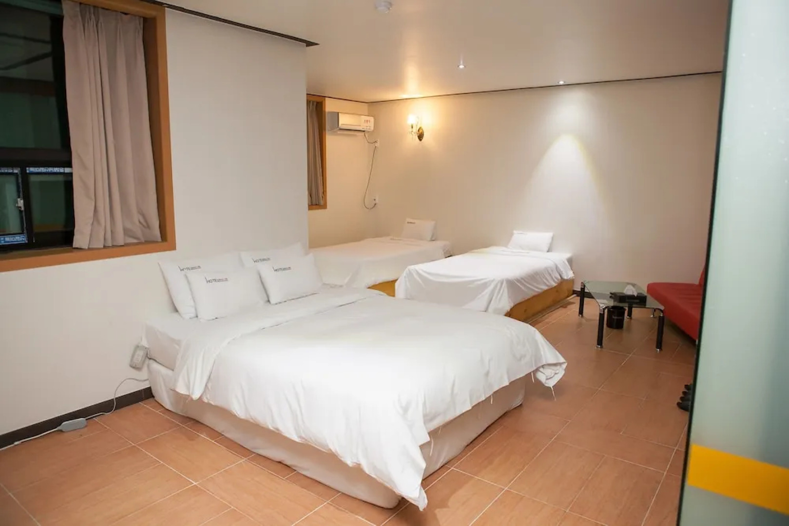 Maum Hotel and Backpackers