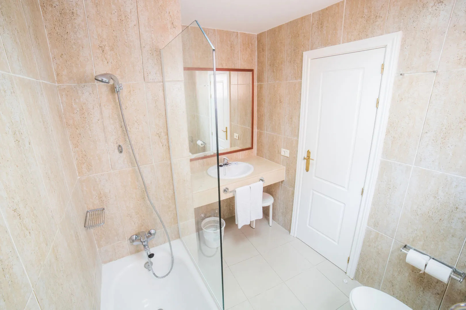 RF Astoria - Only Adults