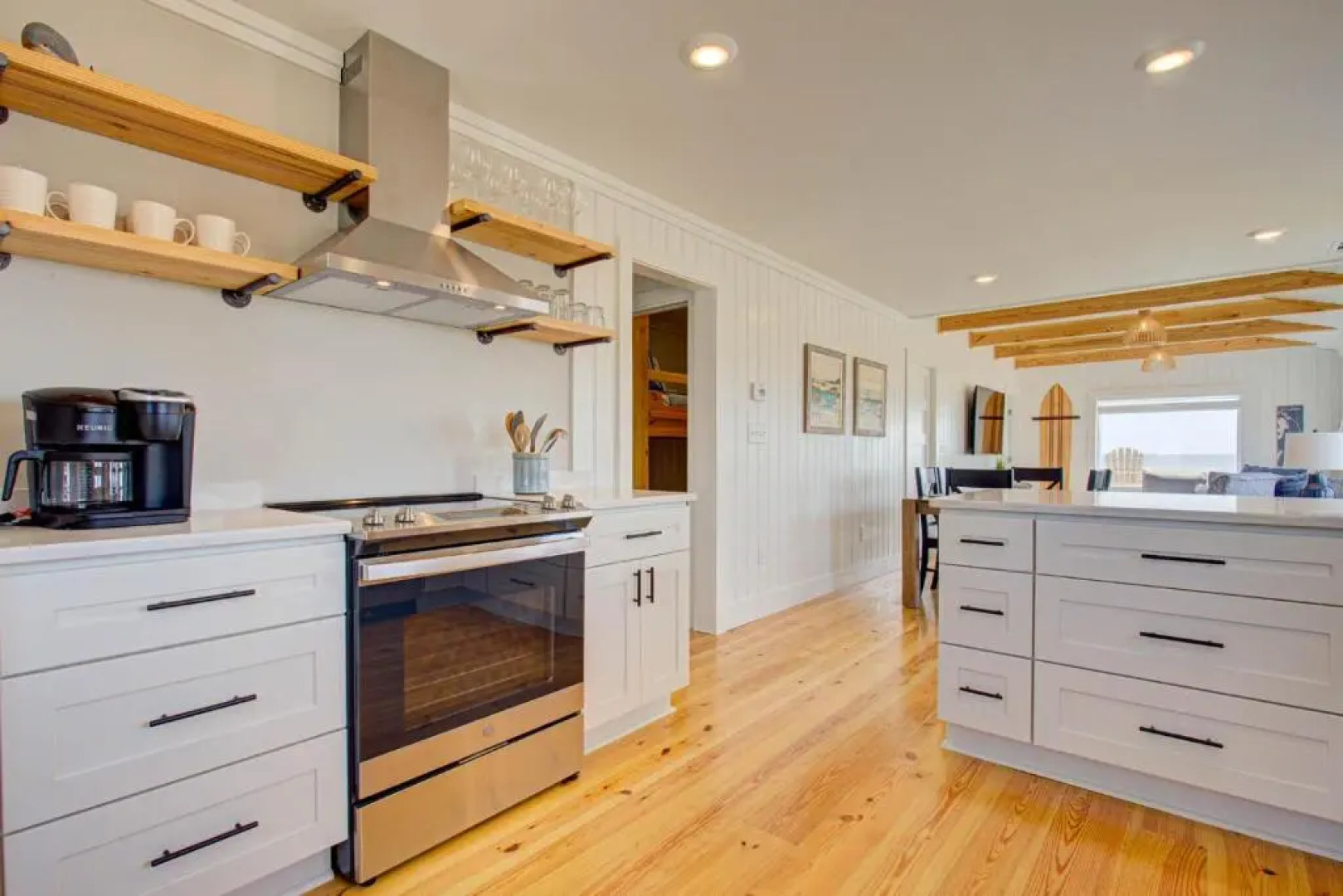 4065 Downwinder Oceanfront