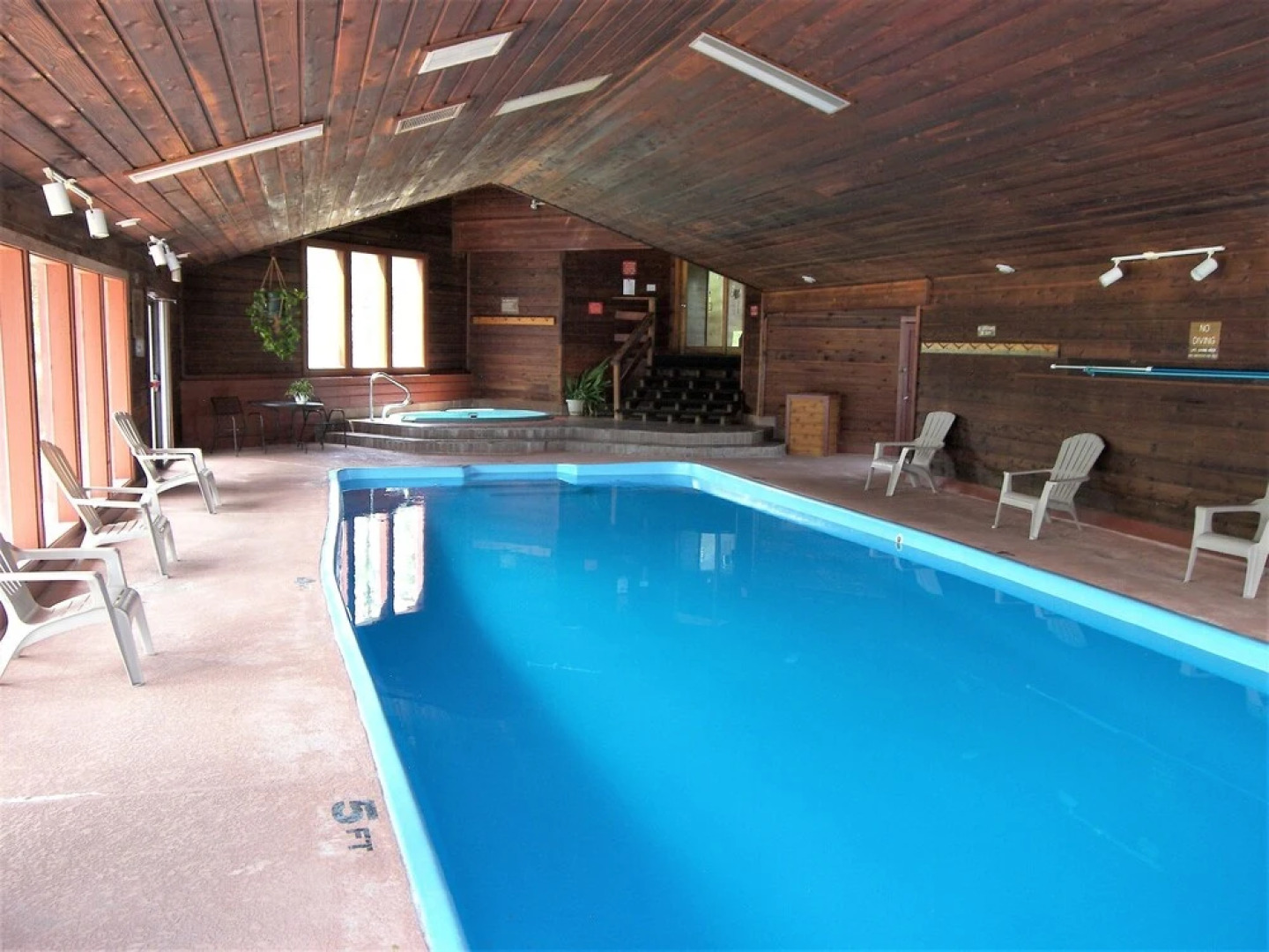 Snowscape 2 bed 2 bath 2 Br condo by RedAwning