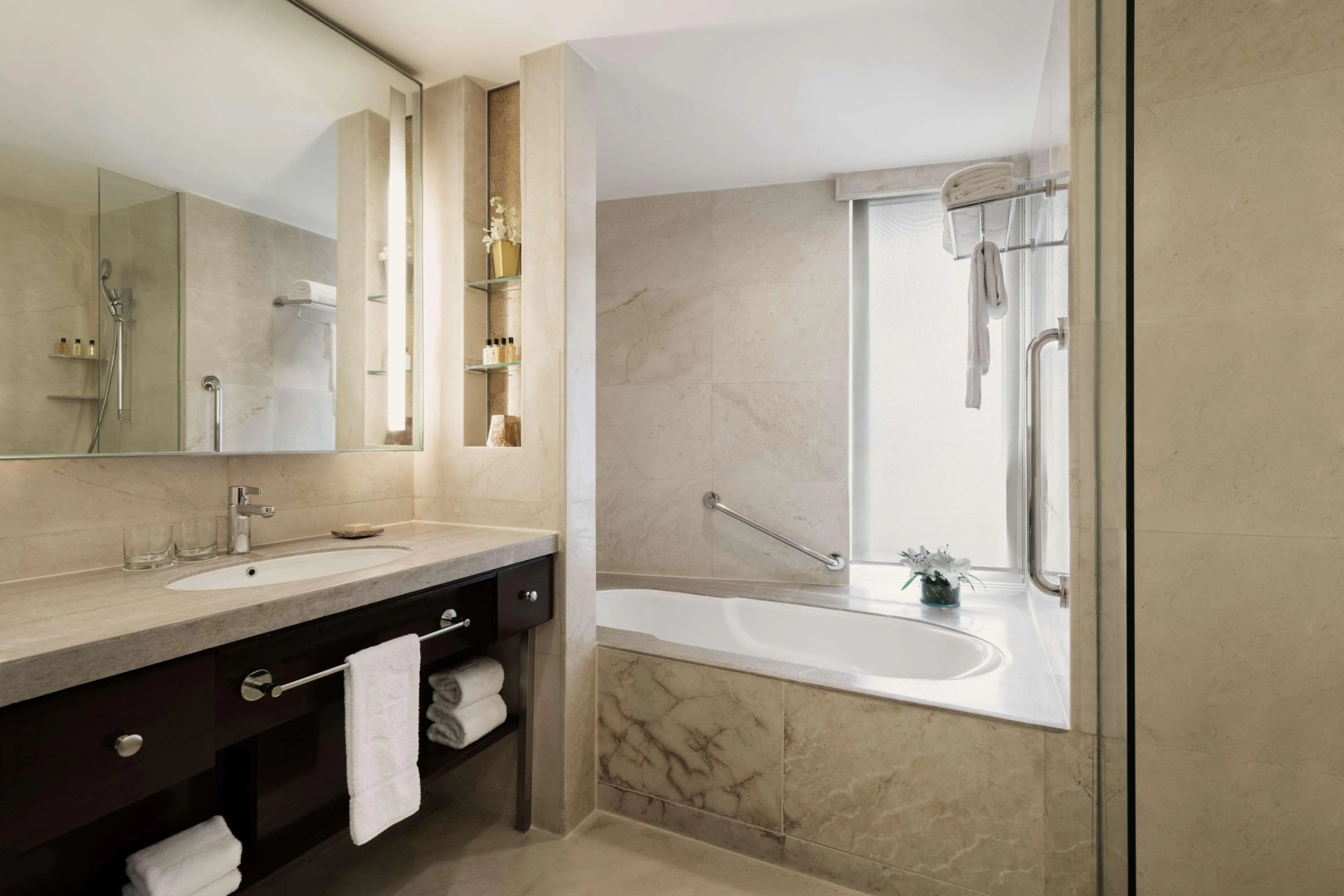 Edsa Shangri-La, Manila