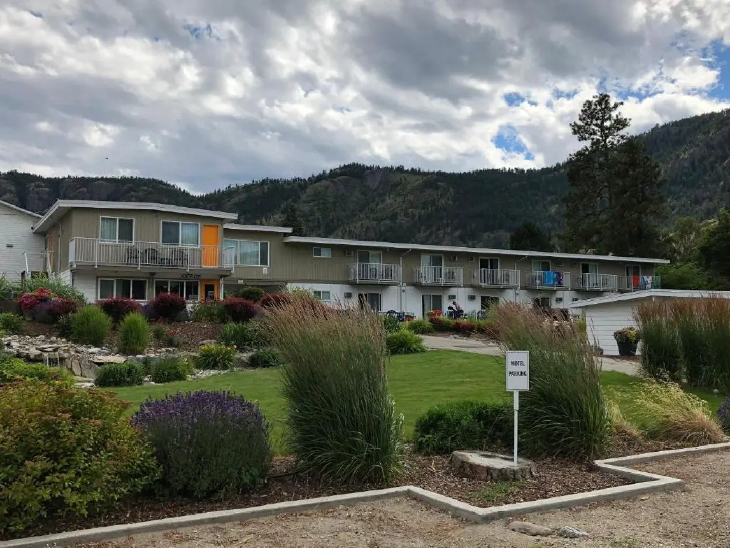 Holiday Beach Resort Motel