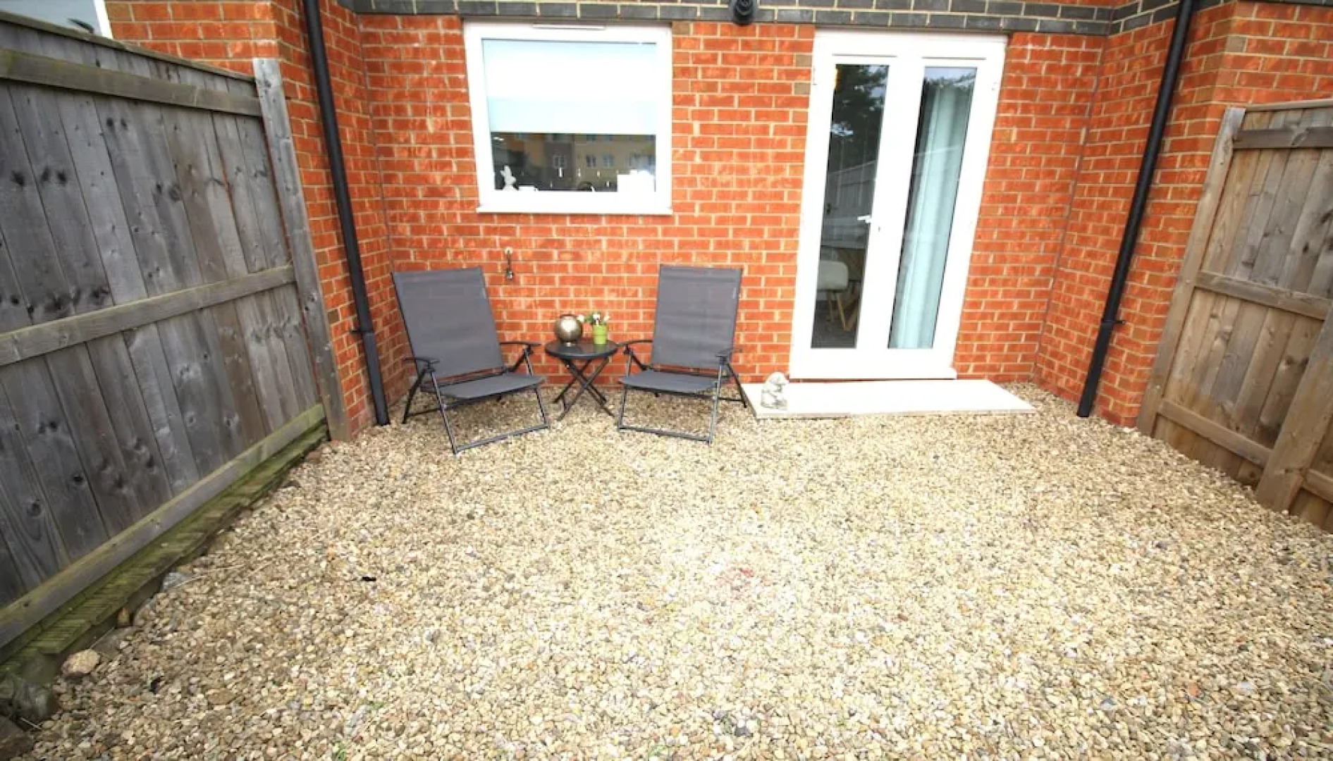 2 Bed House - Large Garden - Fully Refurbished