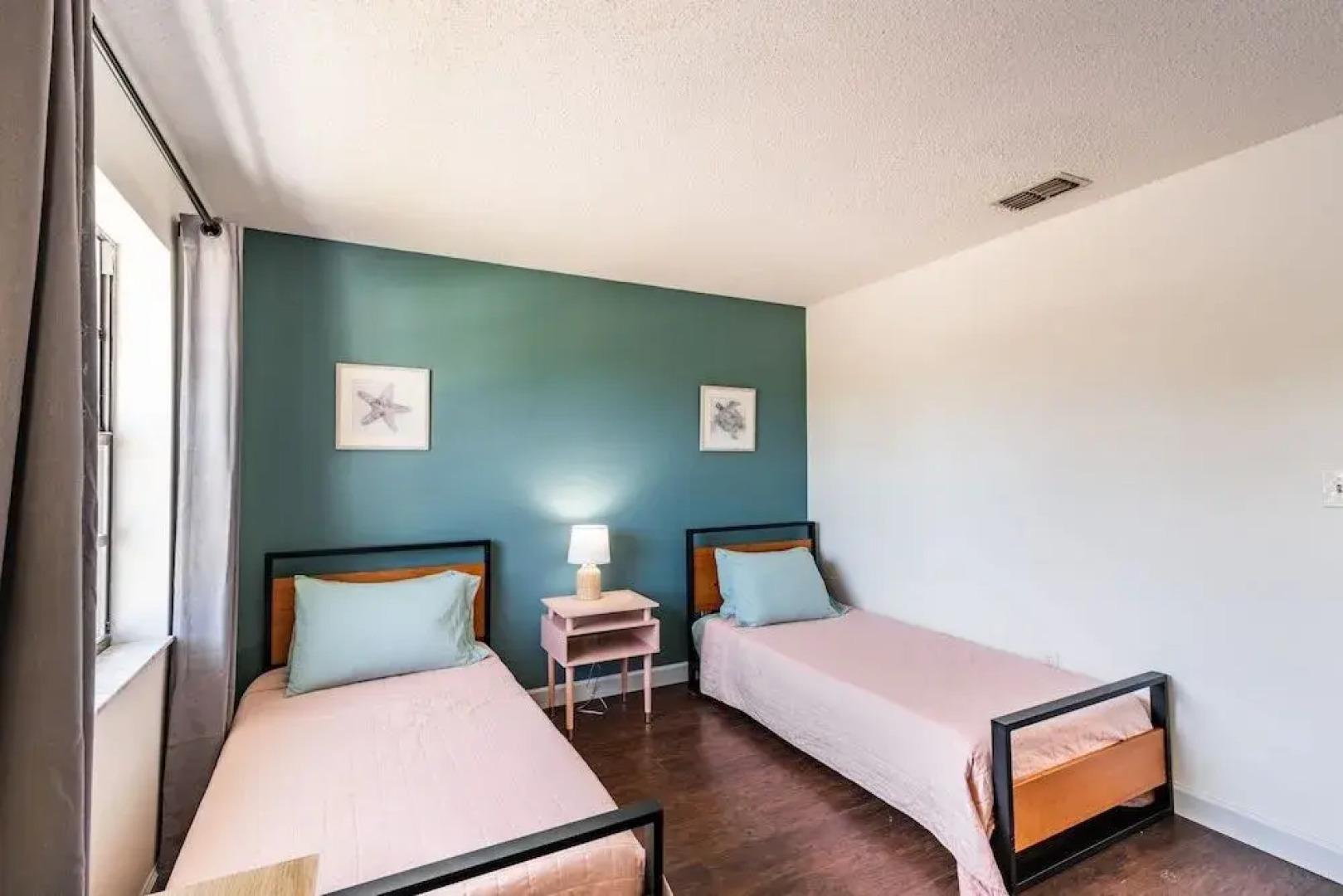 Amazing 2 BDR Townhouse Near beach