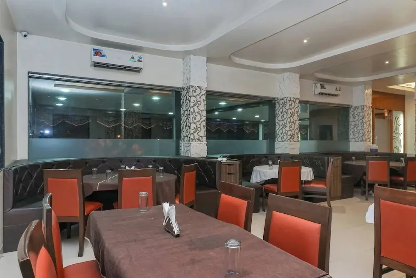 OYO 24674 Hotel Rajshree