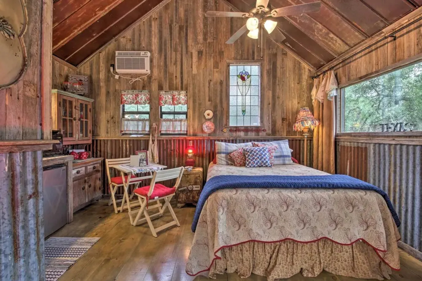 Snuggle Inn Wimberley Cabin w/ Fire Pit + Deck