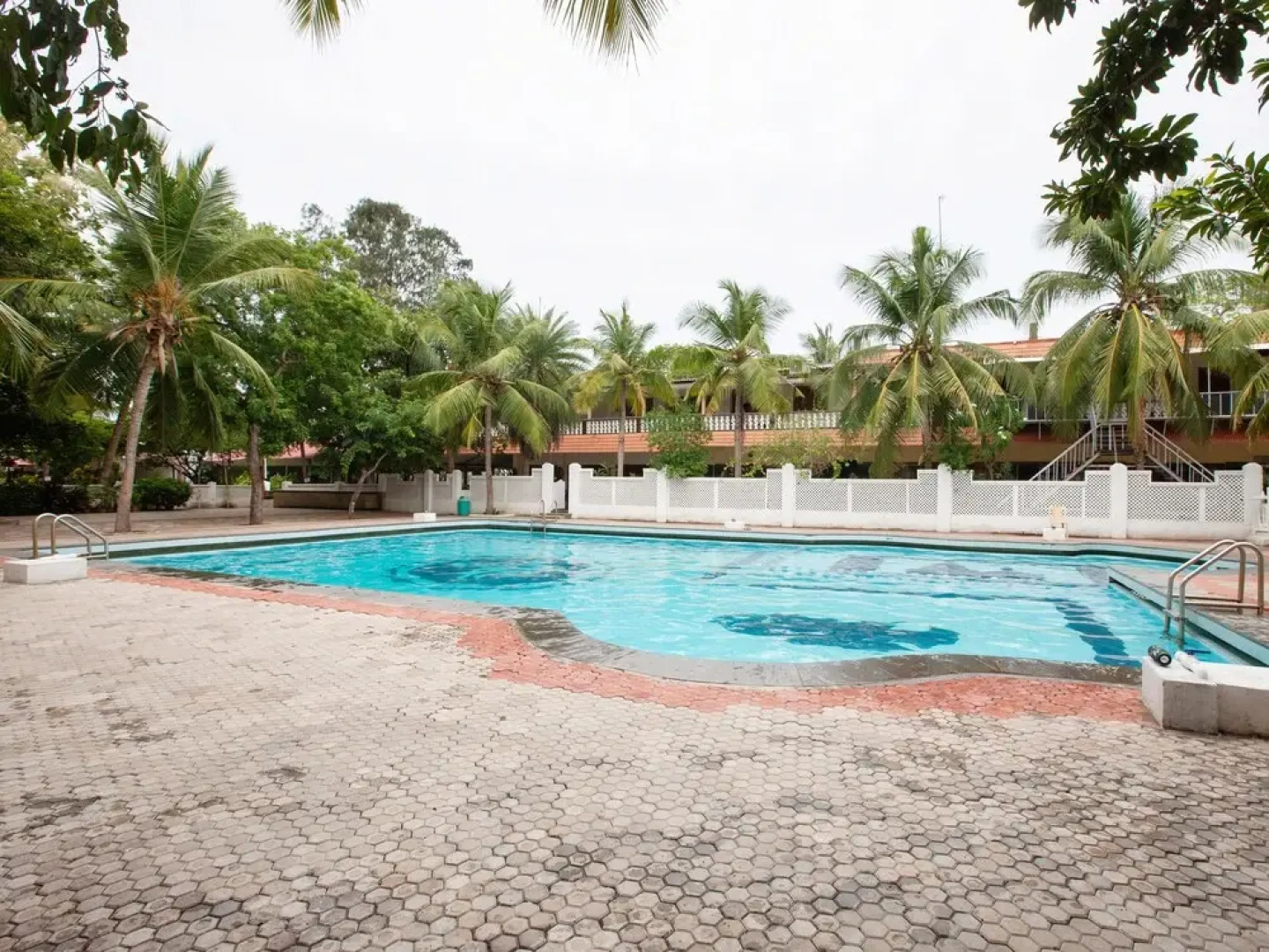 Capital O 40116 Sea Breeze Resort