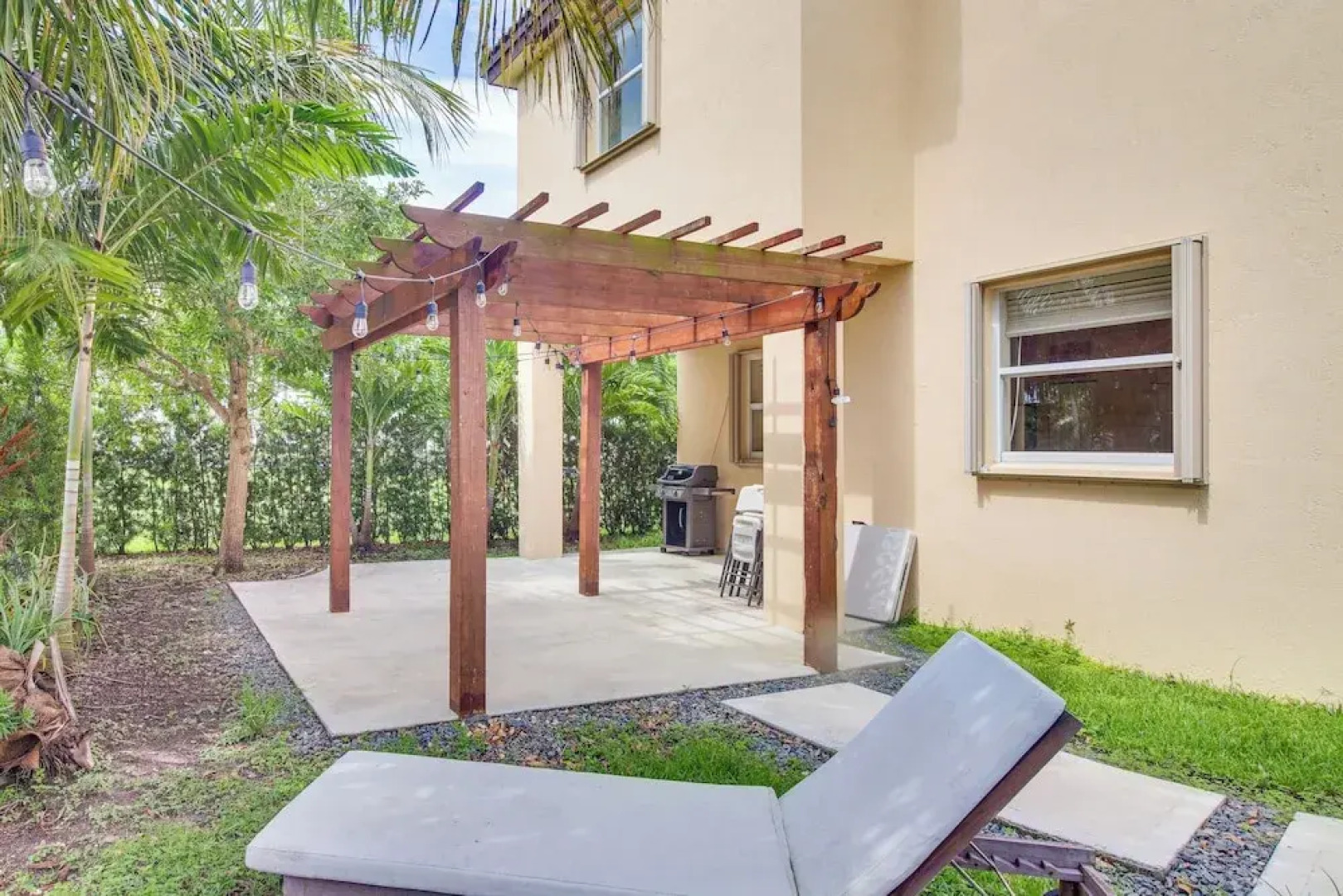 Yard w/ Lake View: Remote Working Hub in Homestead