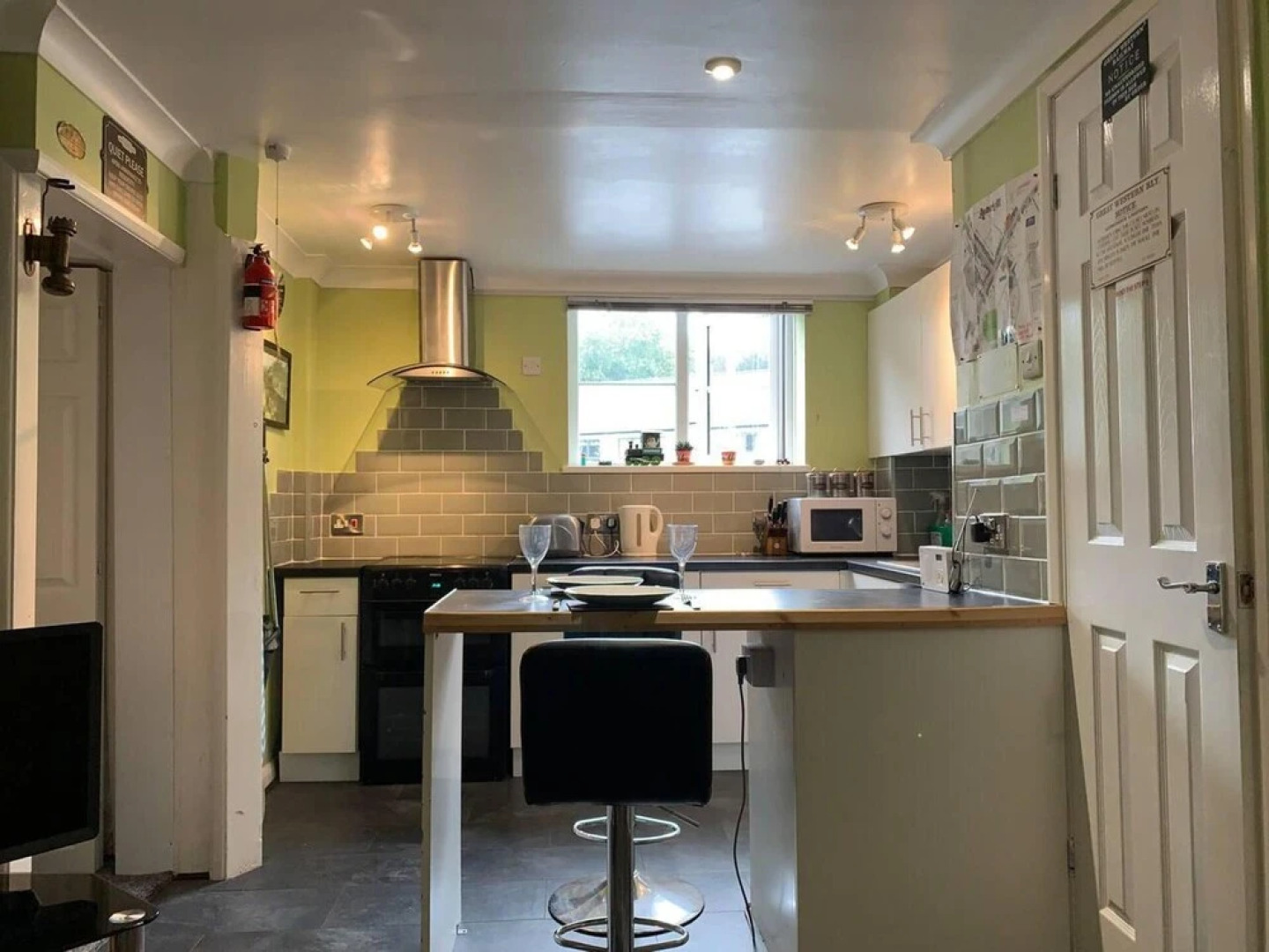 Historical GWR Building - Charming 1 bed Apartment
