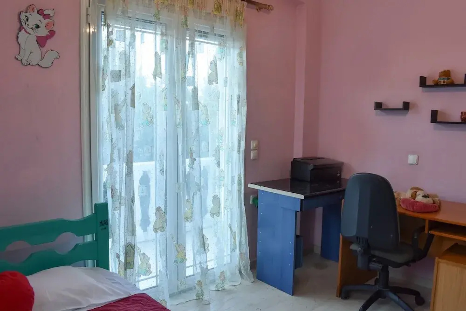 Vicky's Village House