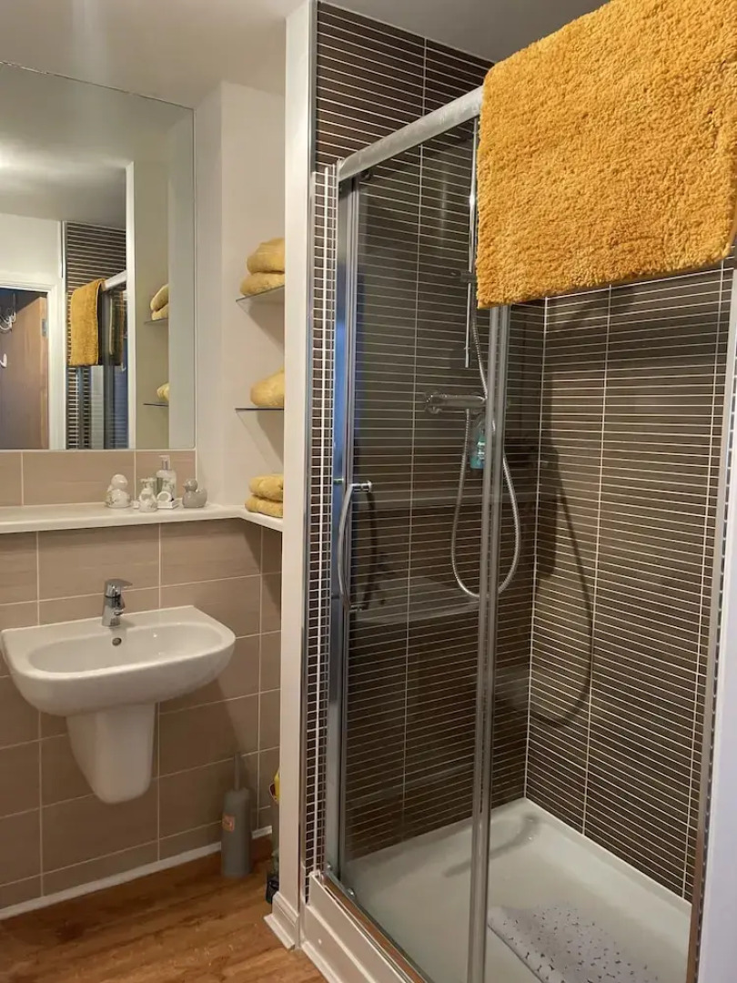 The Paisley Penthouse - Stunning View of the Abbey