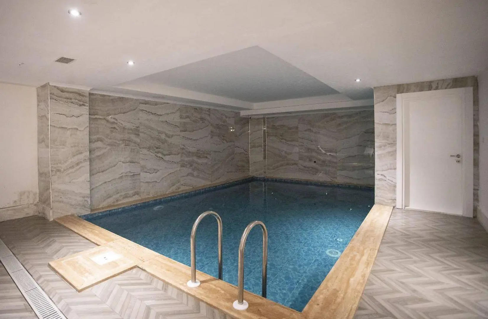 Курорт The Sansa Hotel & Spa