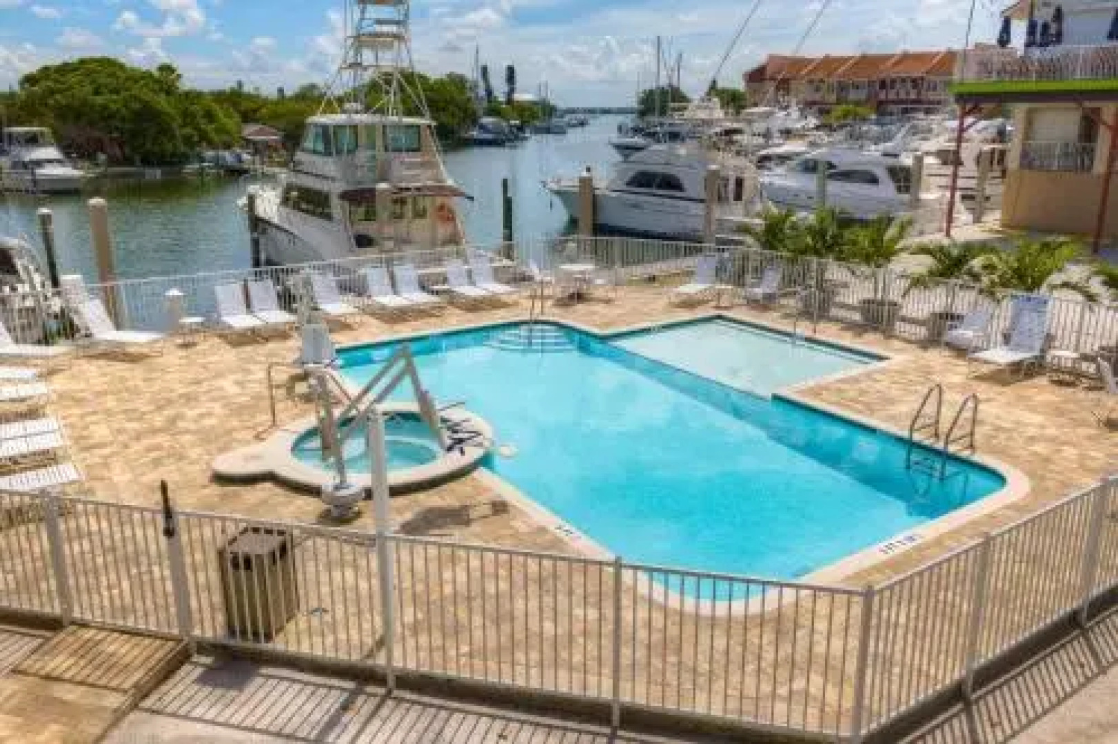 Madeira Bay Resort 305