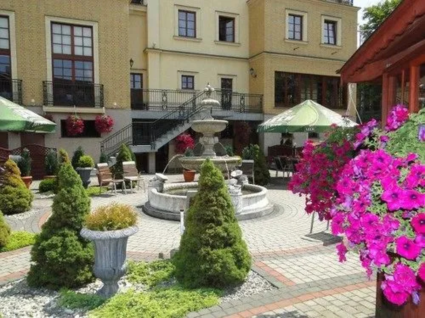 Hotel Palac Wisniewski