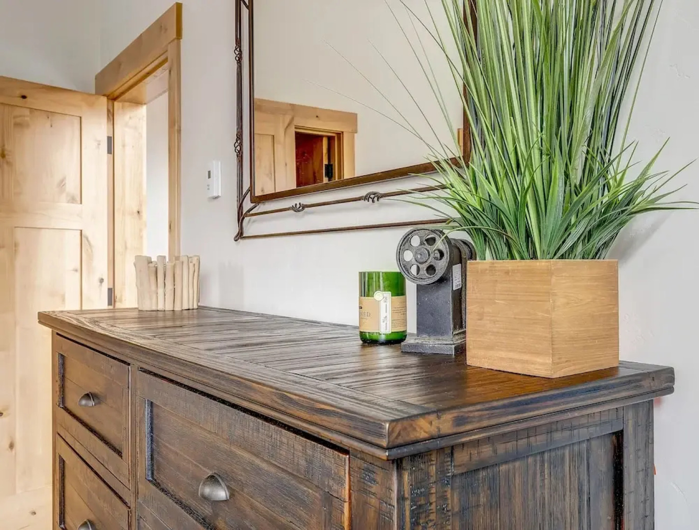 Mountain Willow At Grand Park 4 Bedroom Home by RedAwning