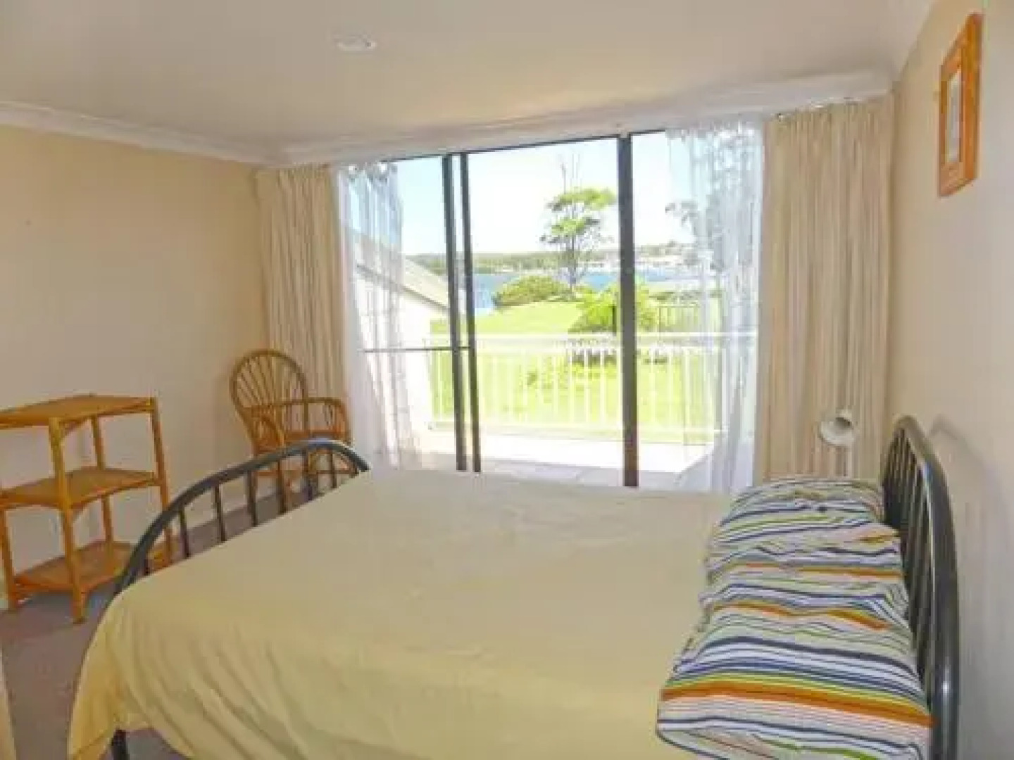 HAIS18G - Riverside Delight