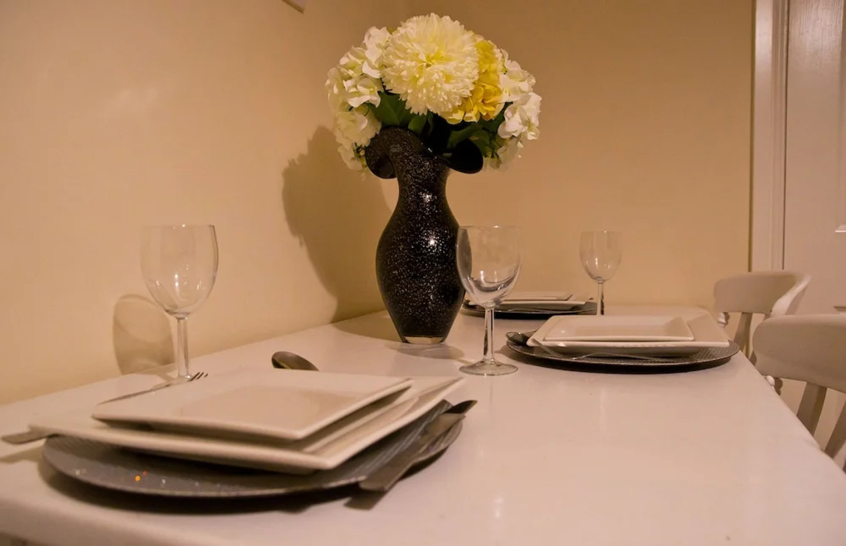 Icon Hutton Apartment