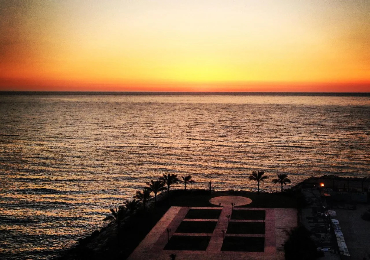 Aquarium Hotel & Resort