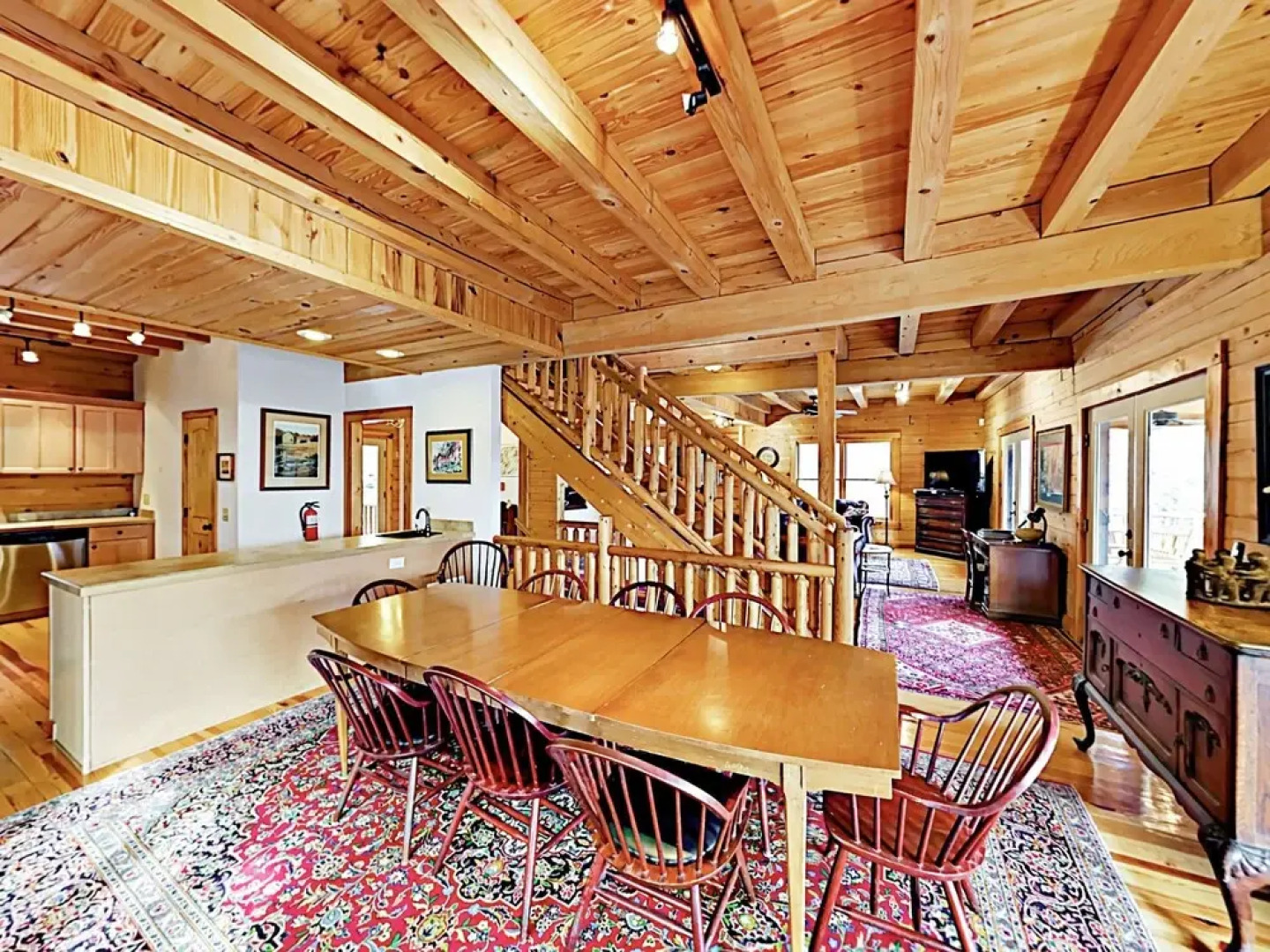 Linger Longer Lodge - 8 Br Home