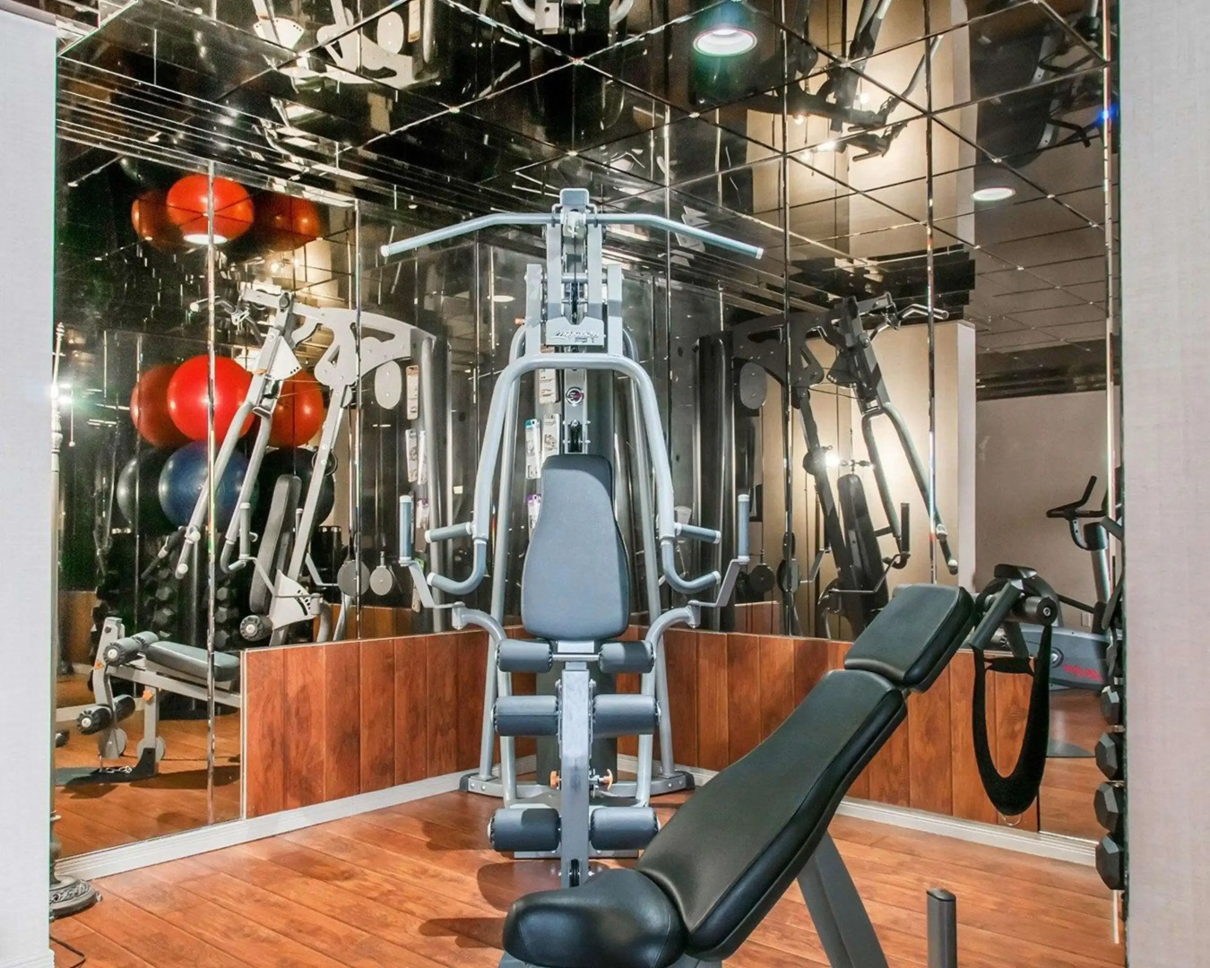 : Econo lodge Hotel Brossard