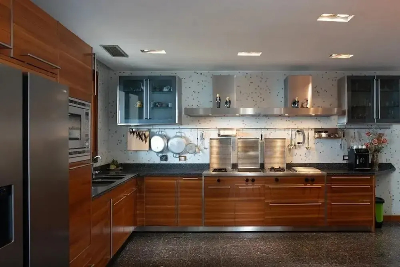 Villa Paradise-sleeps 20-pool-sea Views-pets