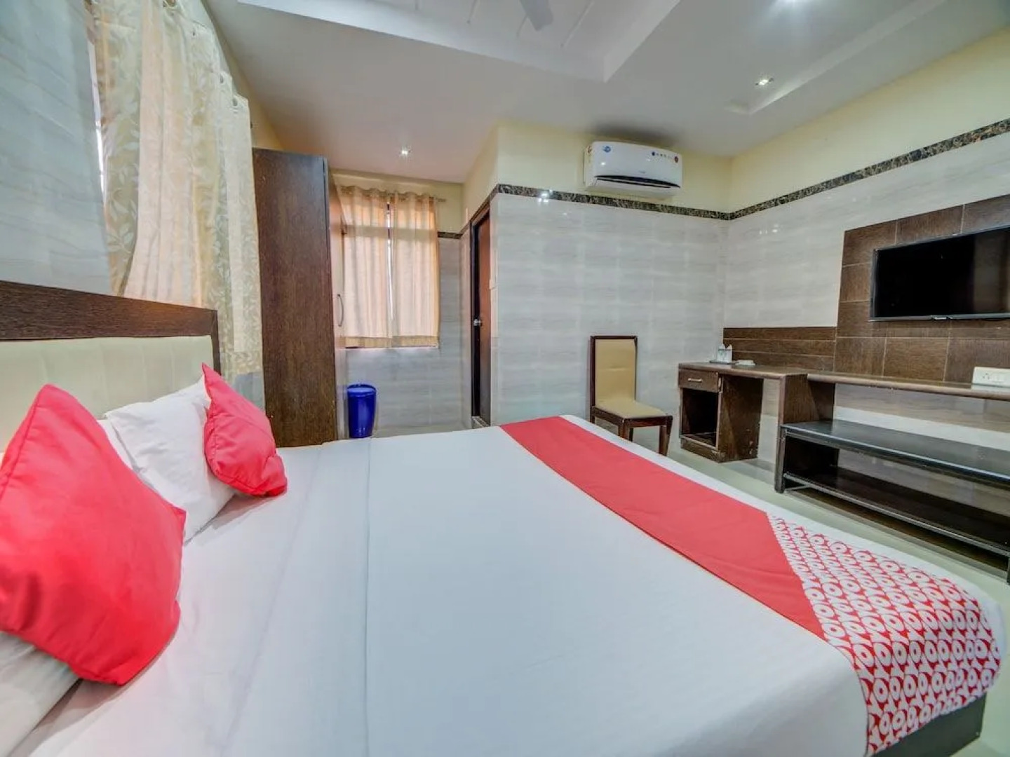 OYO 24397 Flagship 9 Star Hotel Shamshabad