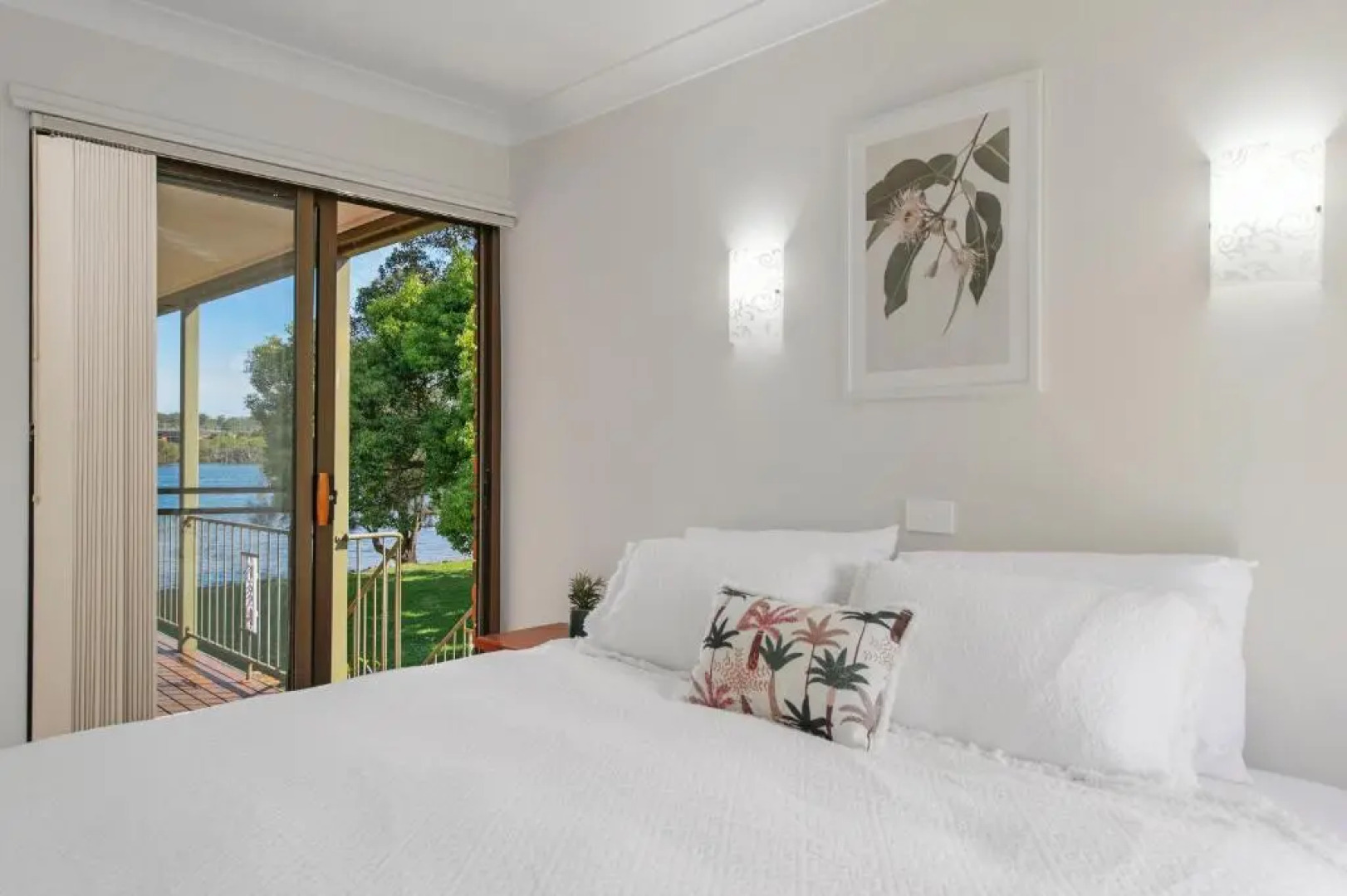 Punt House - riverfront home with ramp access