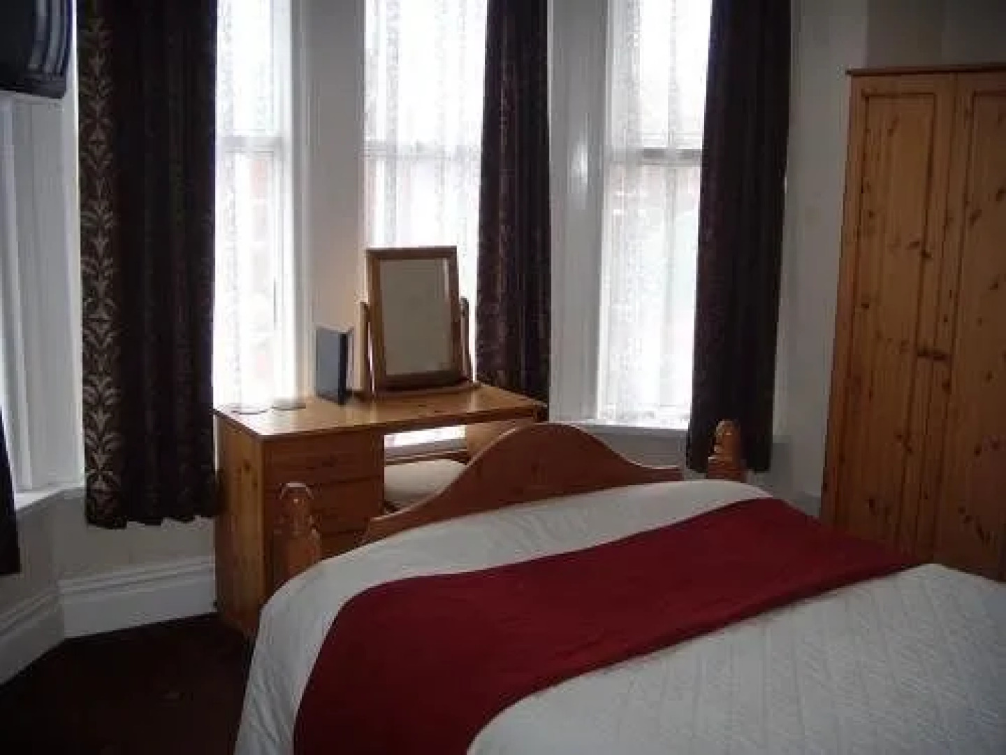 Whitworth Falls Hotel