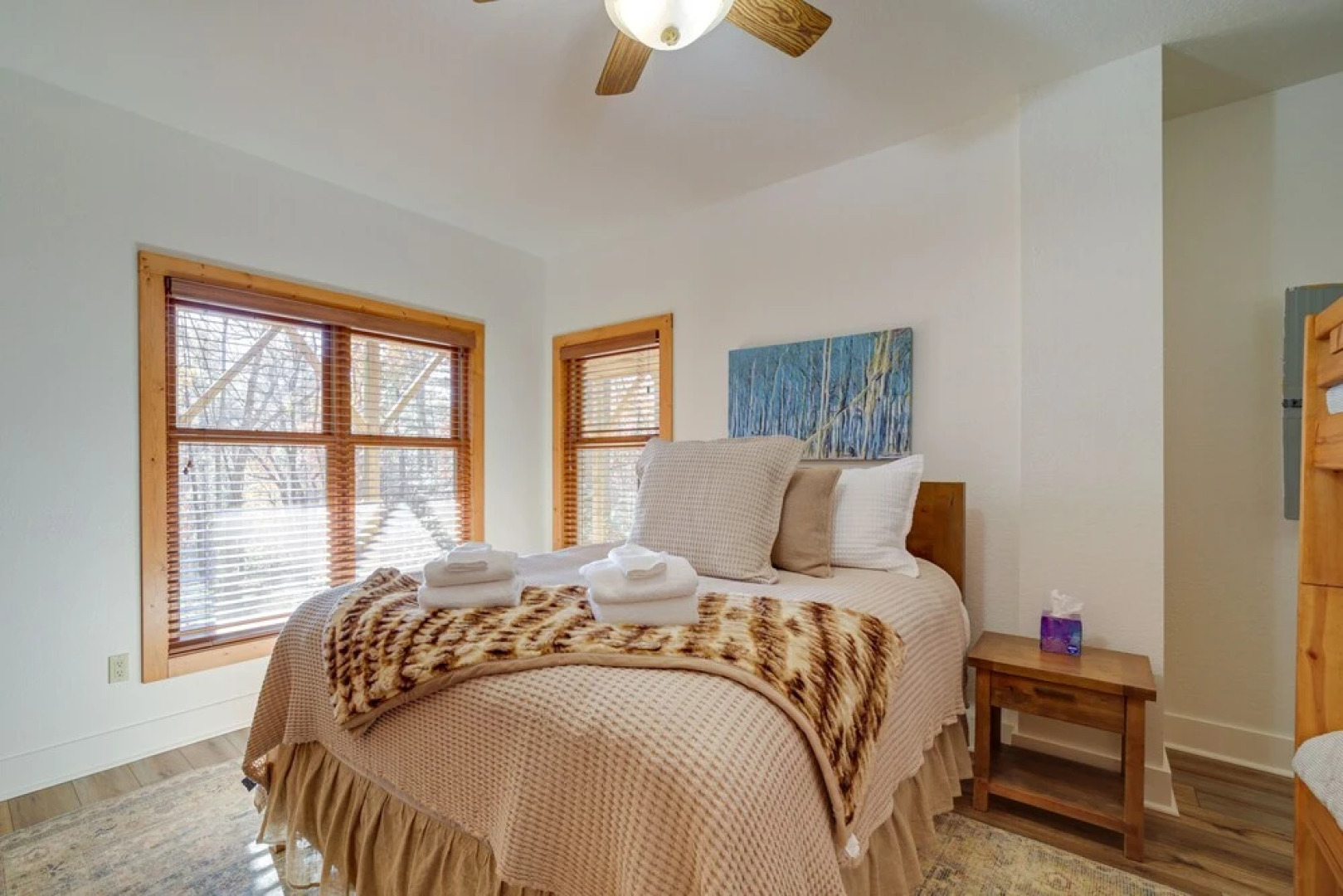 Sapphire Vacation Rental < 1 Mi to Whisper Lake!