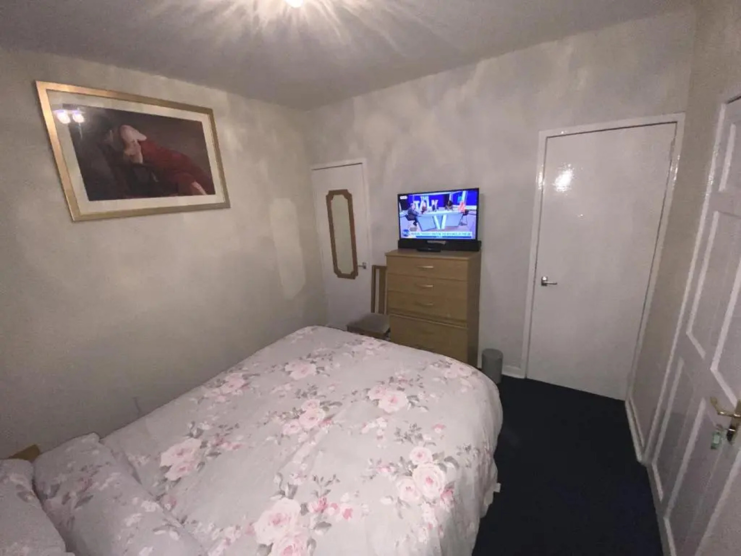 Private Lounge And Double Room