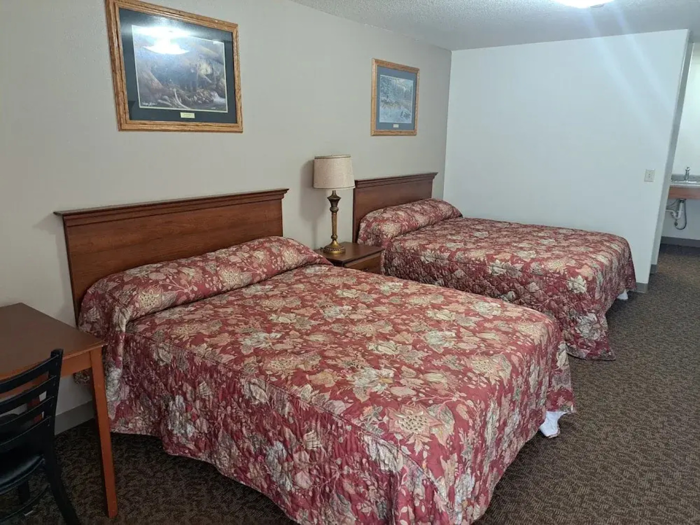 Hanks Reno Junction Lodge