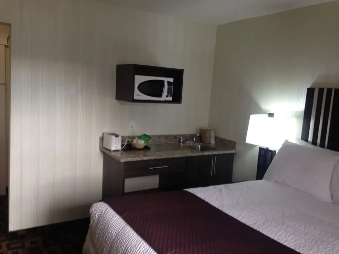 Days Inn By Wyndham Sylvan Lake