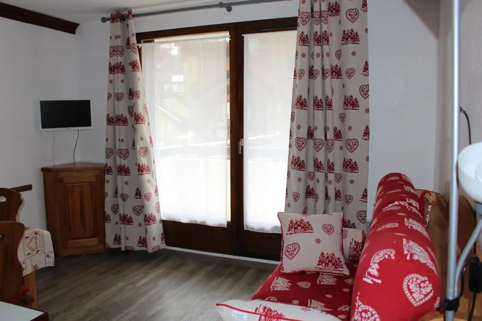 Appt 3 étoiles-Skis aux pieds-Piscine