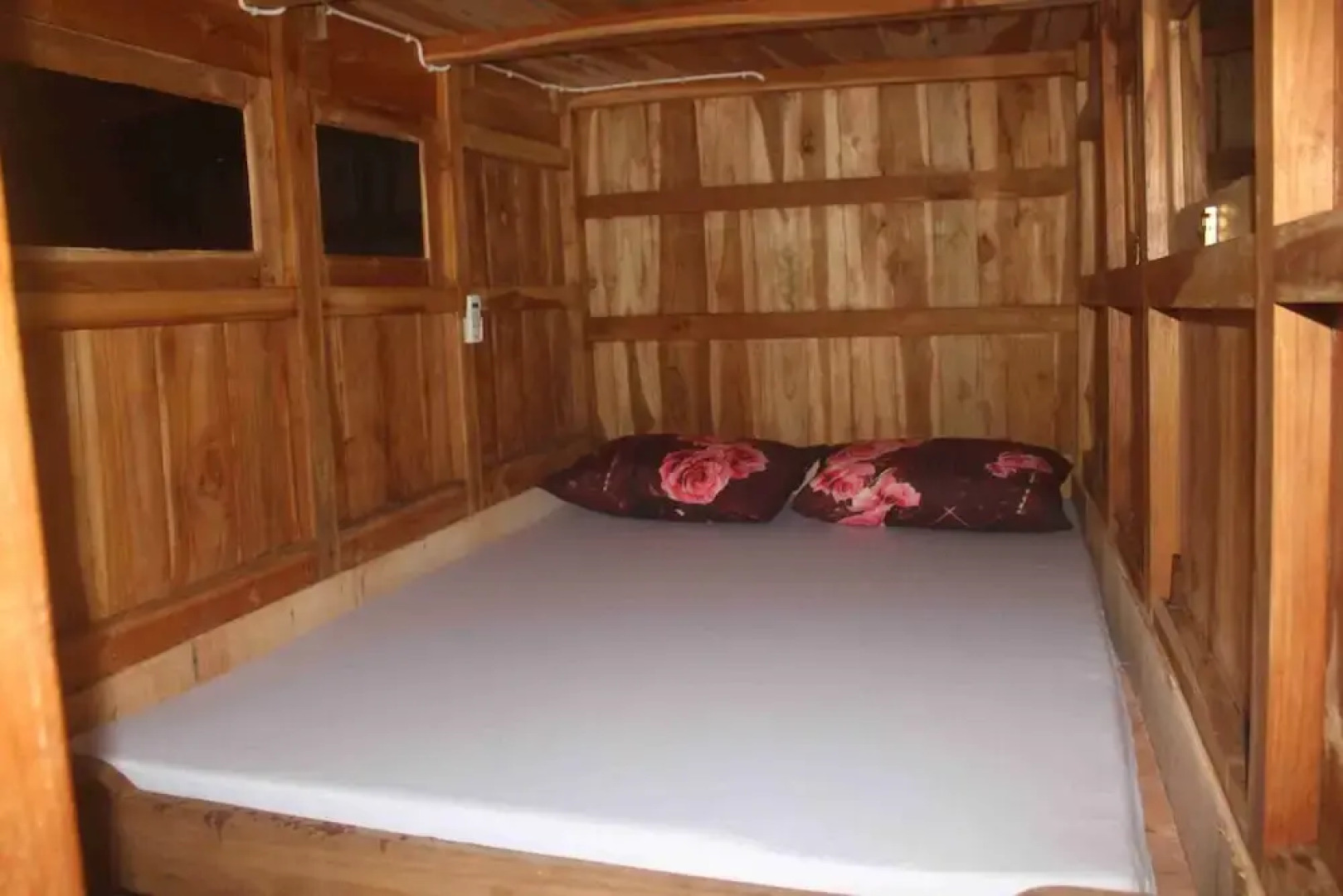 Boat Charter KM.Caroline