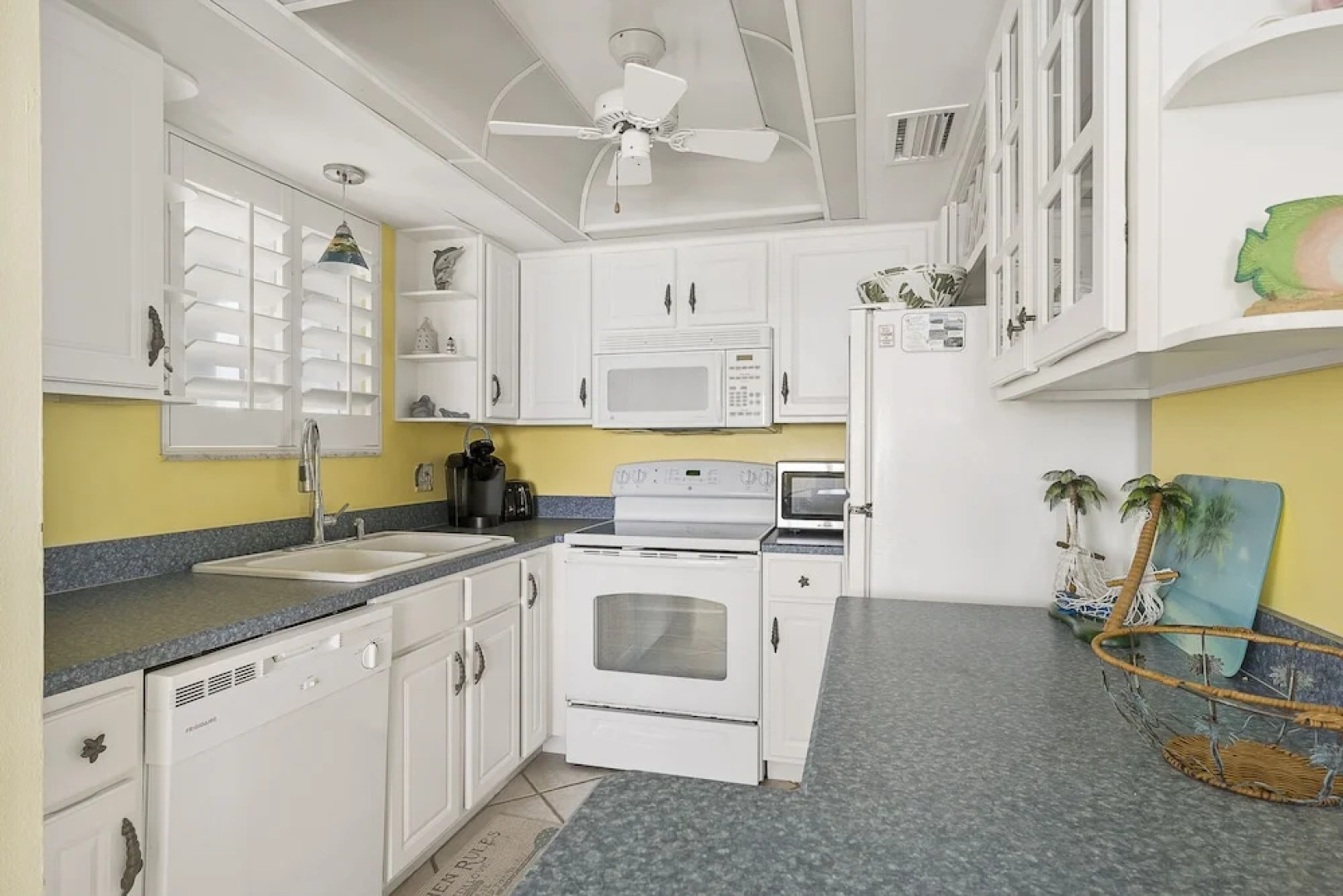 9842oceanbreeze201fbnco - Ocean Breeze 201