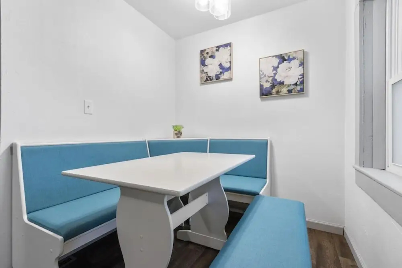 Small Town Retreat- 5br- Movie Theater Room