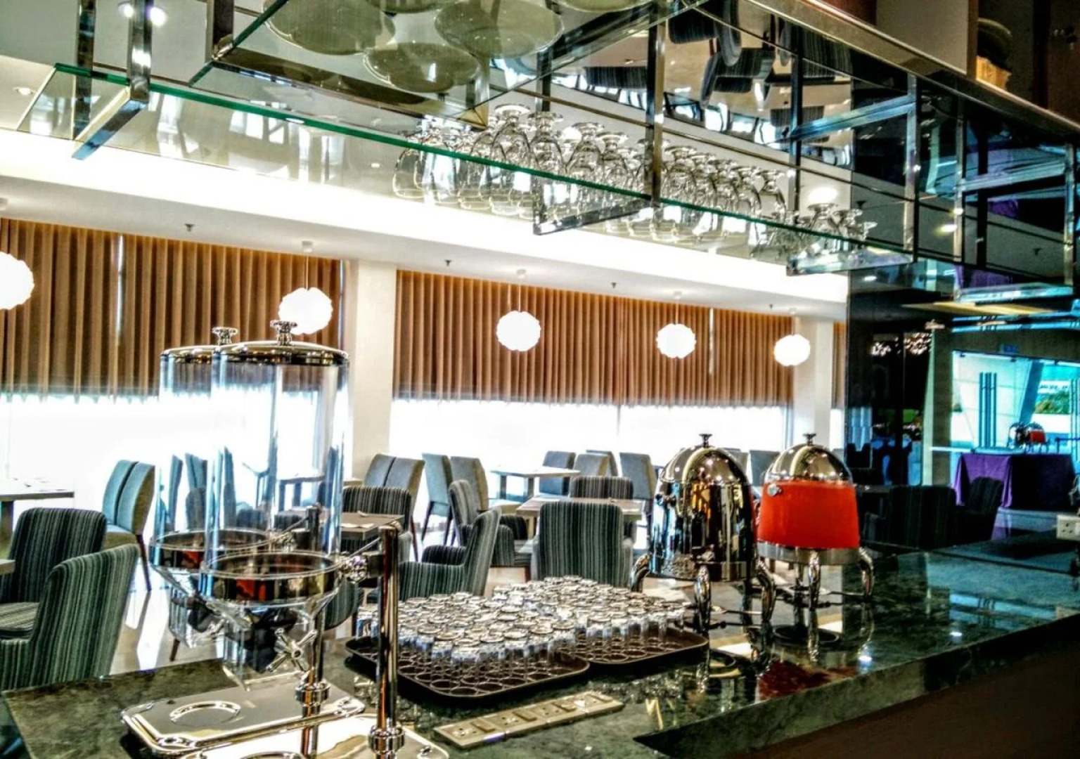 Greens Hotel & Suites