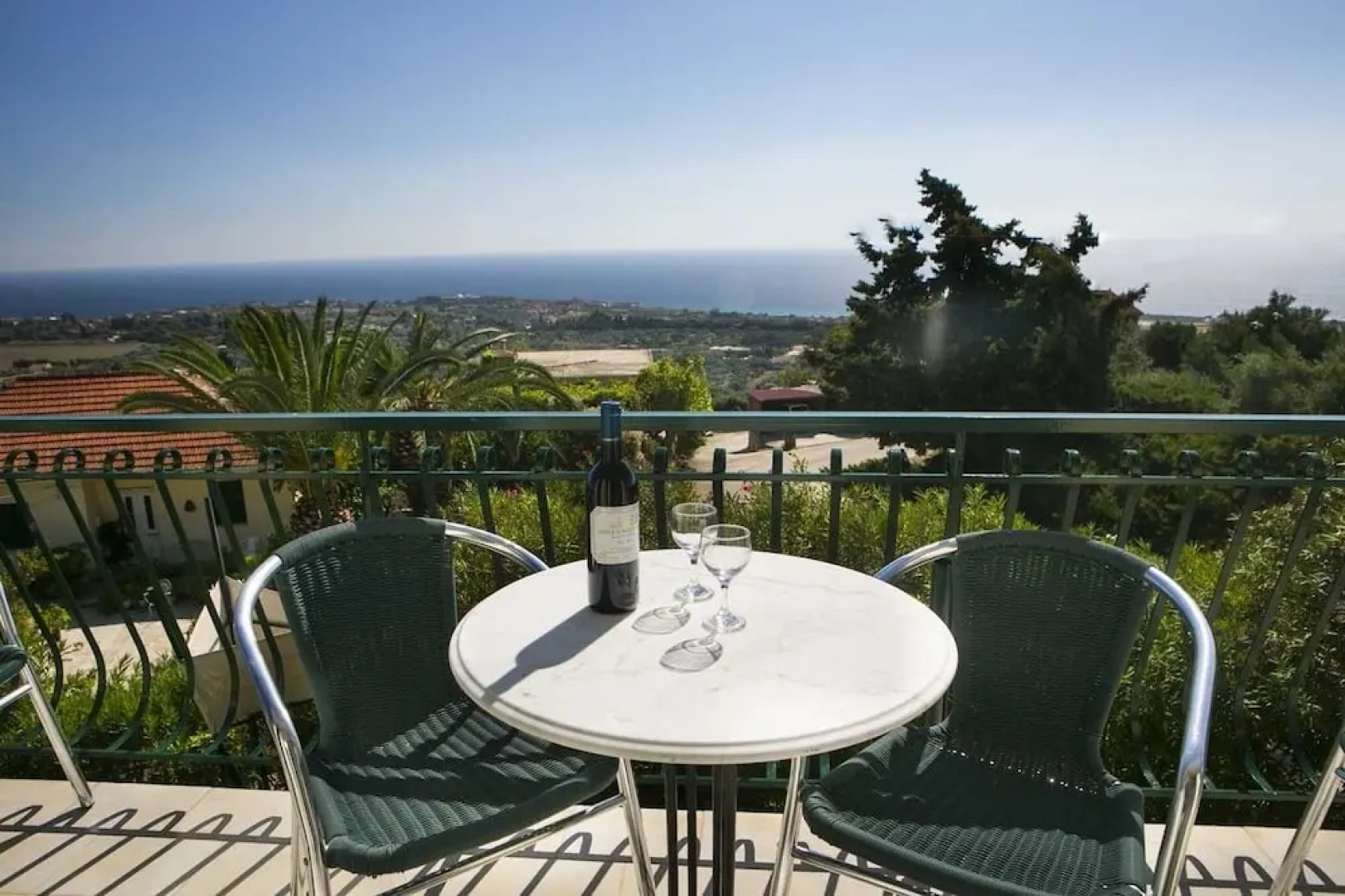 Irena Studios And Apartments