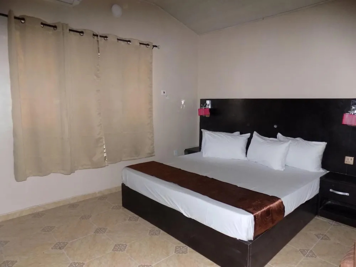 Posh Apartments Bussiness Hotel