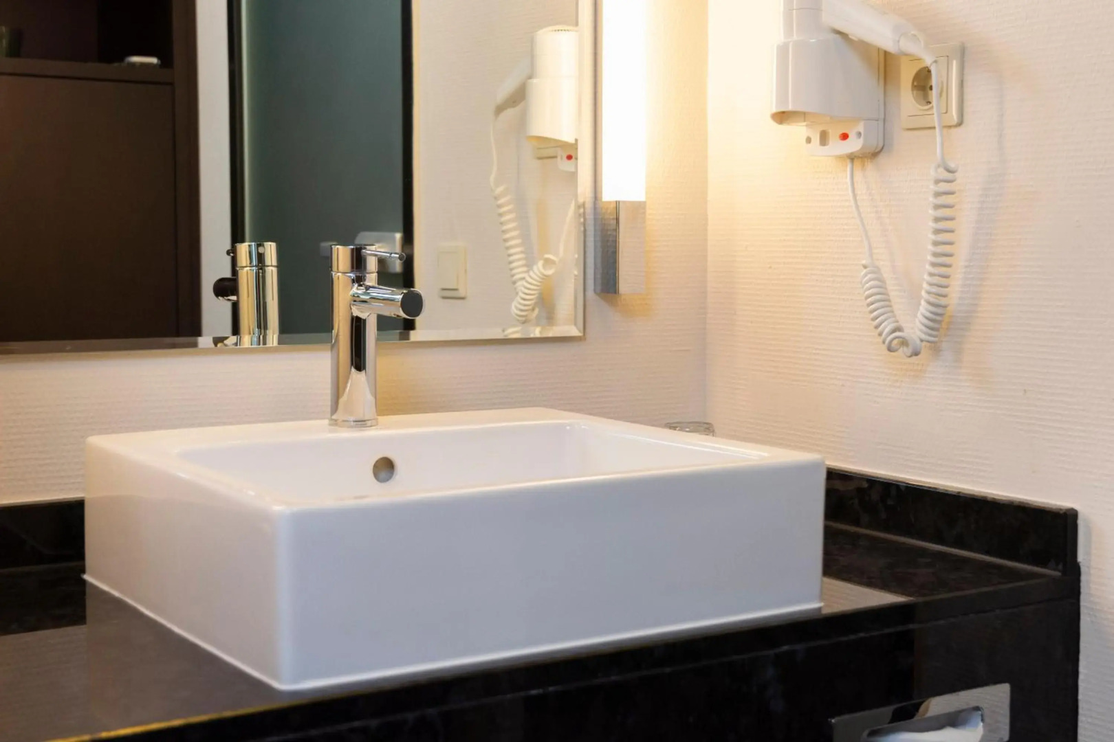 Trans World Hotel Donauwelle