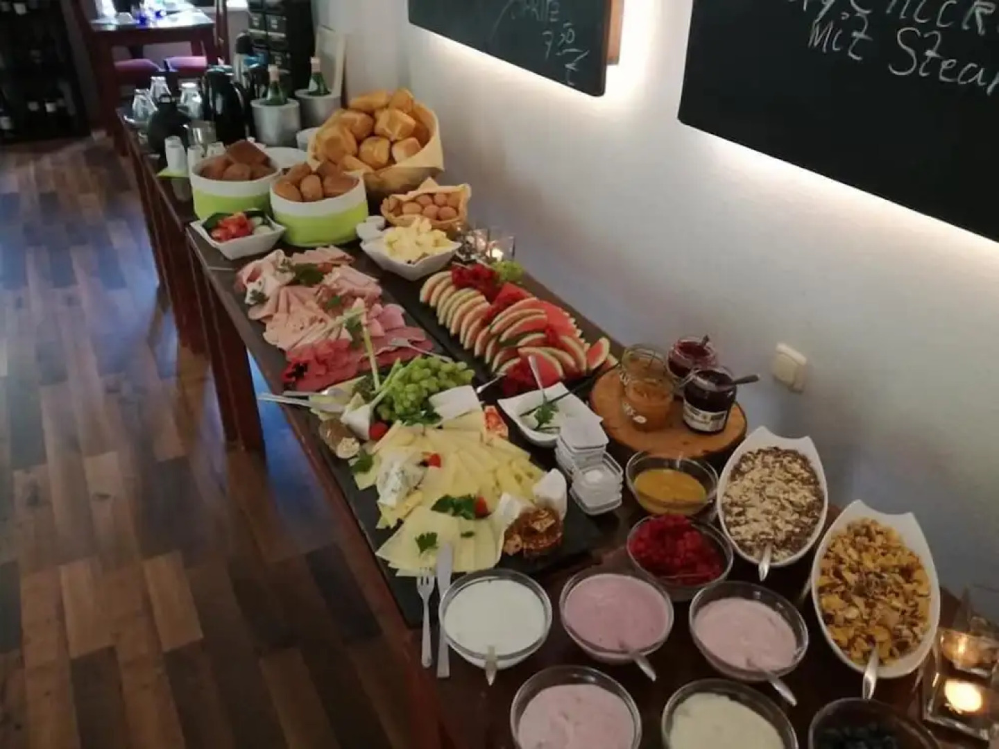 Basalt Hotel Restaurant Lounge