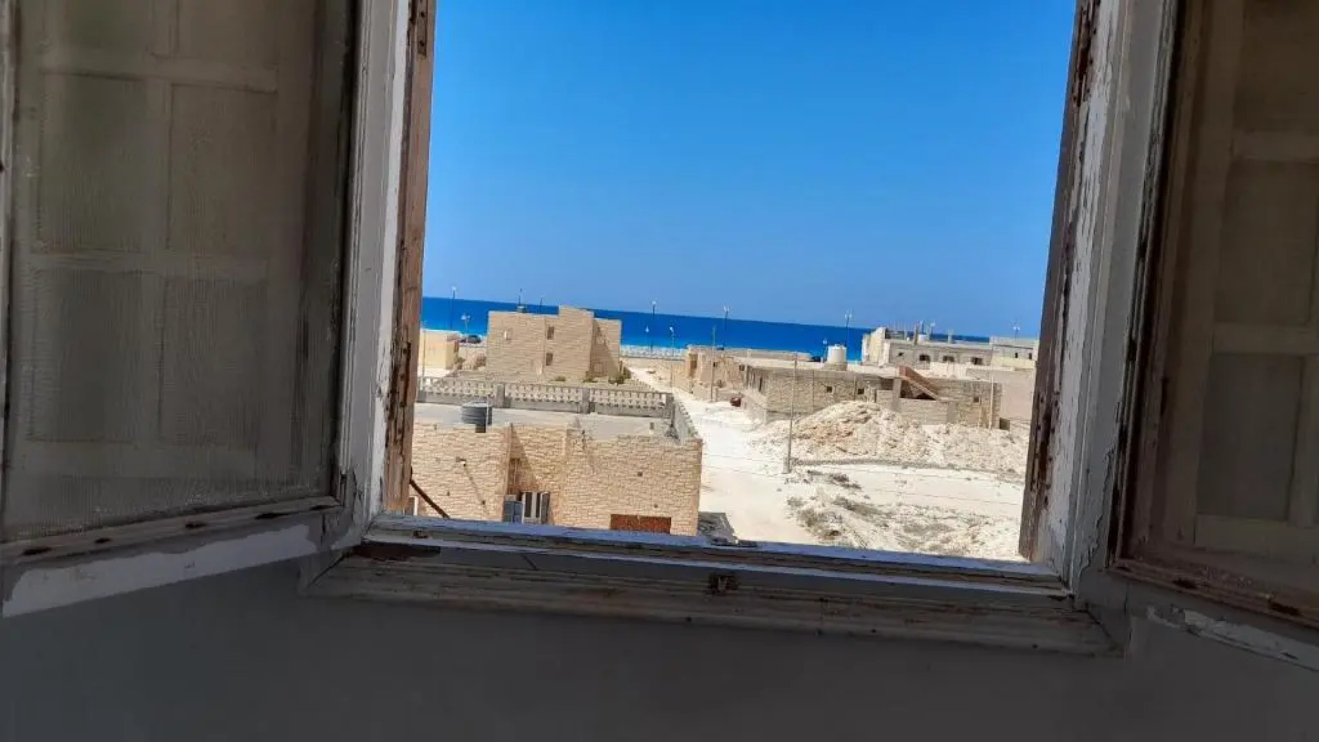 شقق ثلاث غرف بشاطئ الاصيل للايجار قرب الابيض