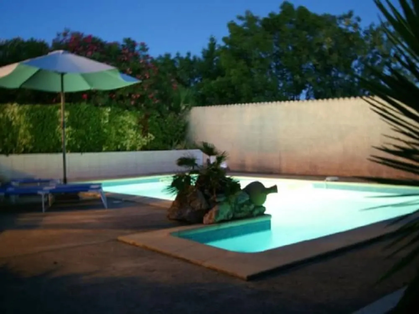 Completely Enclosed Villa With Private Swimming Pool and Lots of Privacy