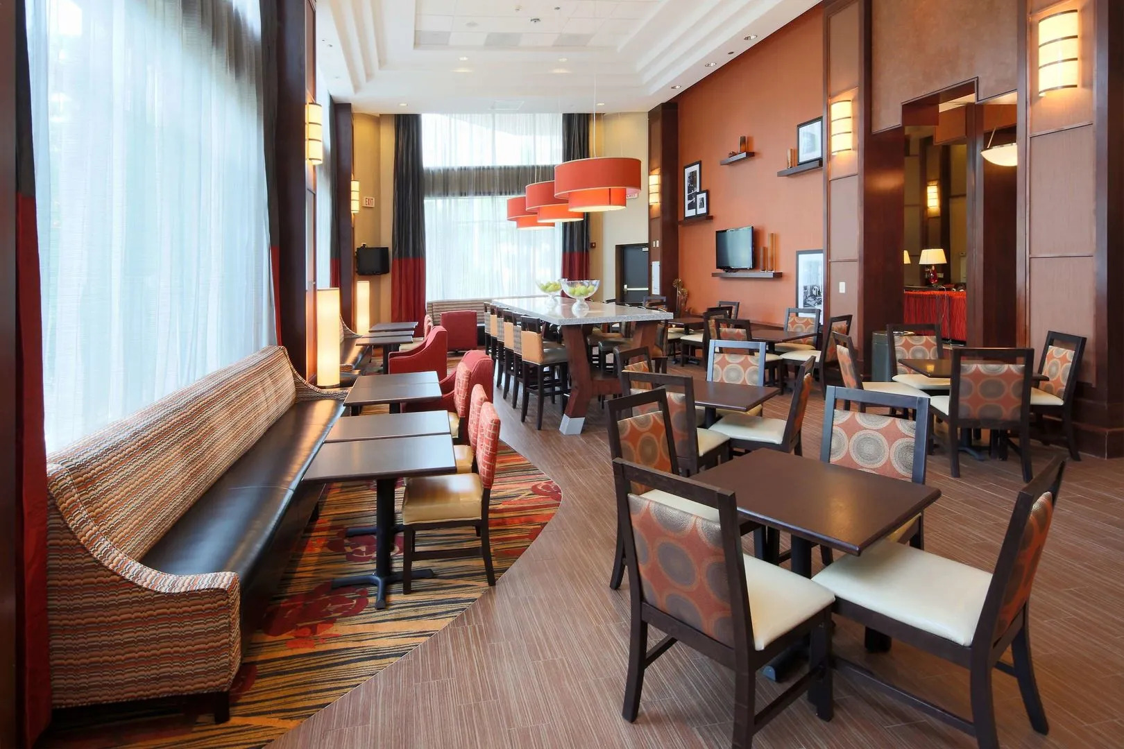 Hampton Inn & Suites Arlington Crystal City DCA