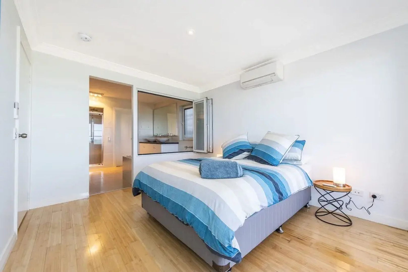 Ocean Sunset - Luxury Apartment With Ocean Views