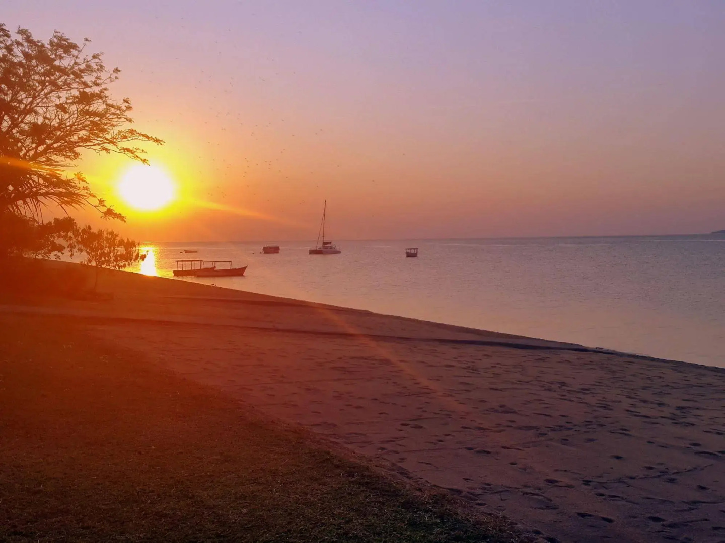 Annies Lodge Cape Maclear