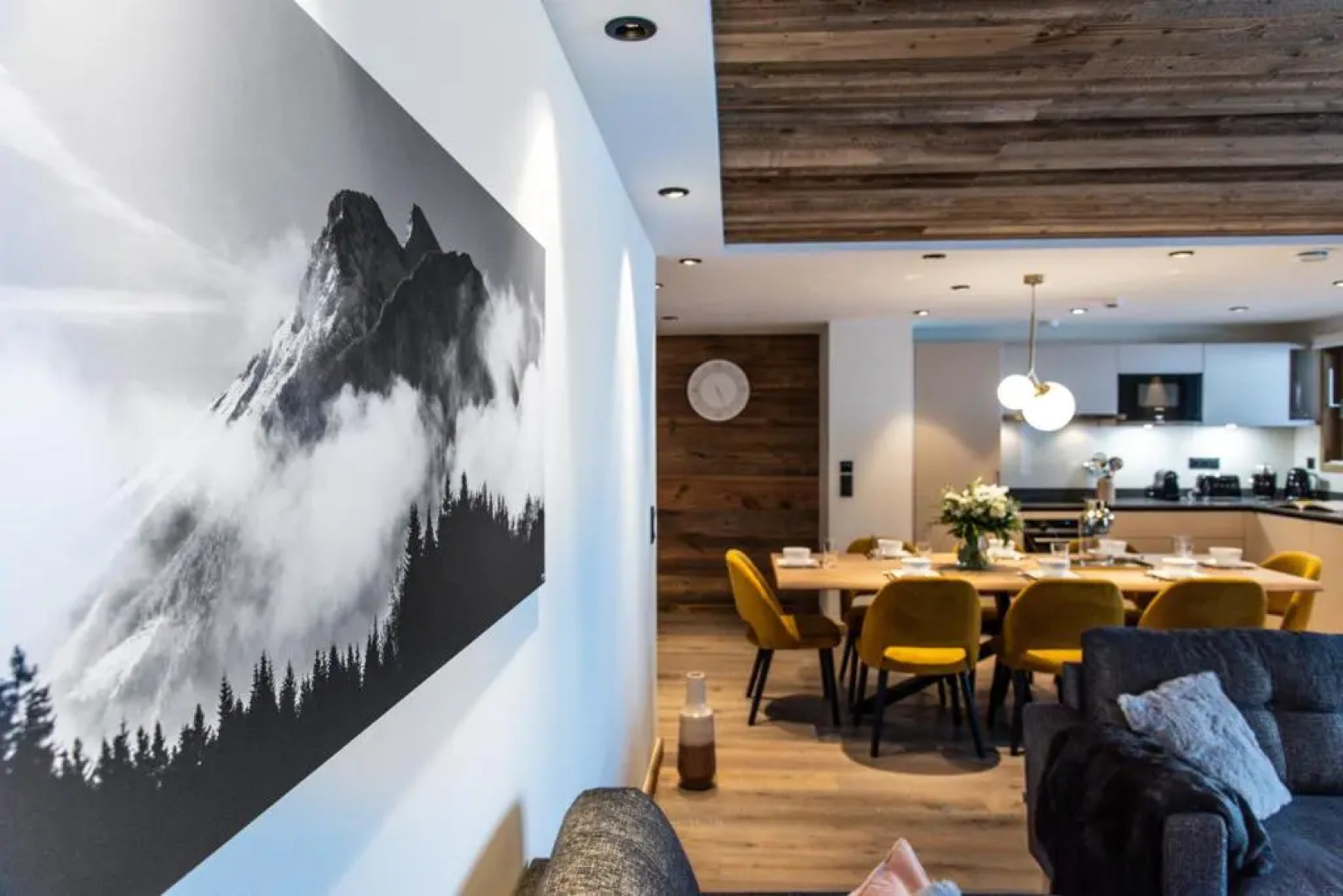 Manali Lodge  by Alpine Resorts