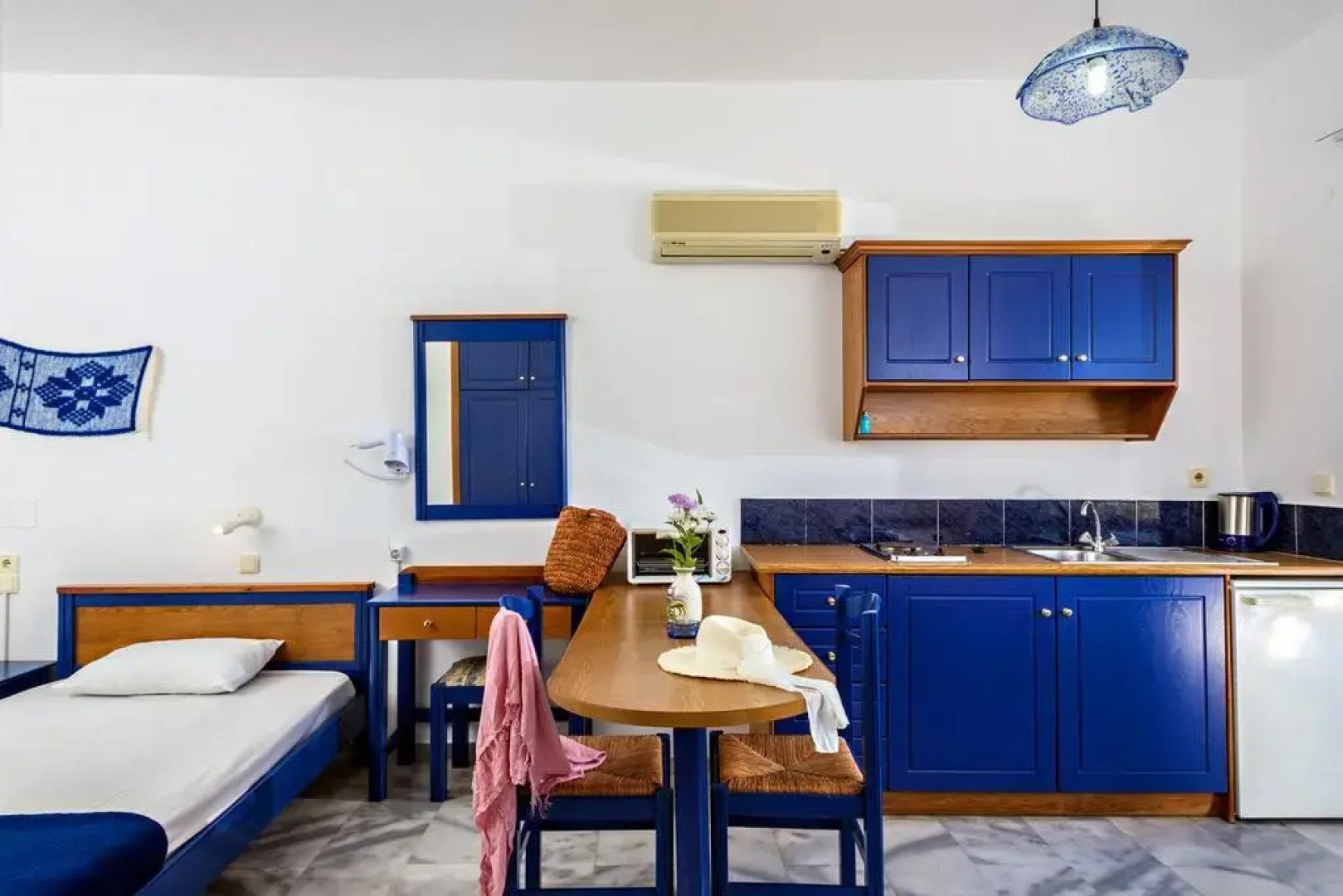 Matzi Studios & Apartments